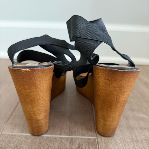 Steve Madden Black and Tan Wedge Sandals - Picture 3 of 8